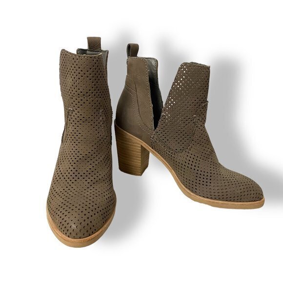 Dolce Vita Shoes - Dolce Vita Bianca Perforated Suede Ankle Boot, Sz 6, Tan Neutral Booties Taupe